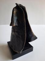 Bronzen sculptuur jas mantel inscriptie I Give You Warmth, Ophalen of Verzenden