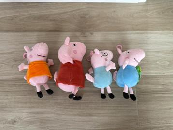 Speelgoed - Peppa Pig knuffels 4 stuks beschikbaar voor biedingen