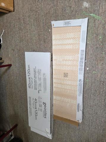 Wandtegels mat wit 40x120 cm beschikbaar voor biedingen