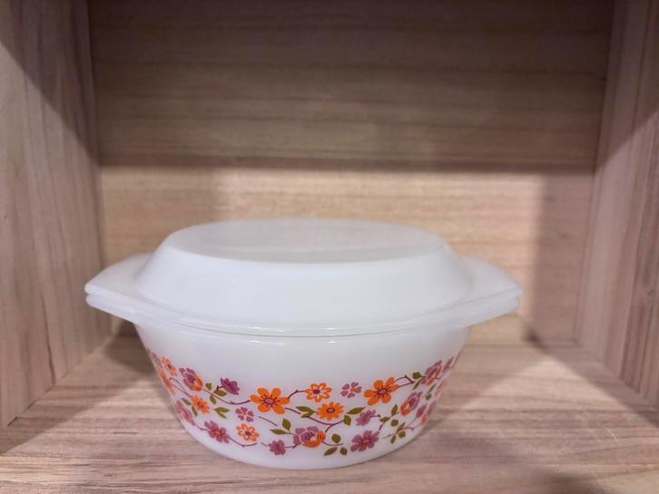 Arcopal France Dekschal - Oranje Bloemmotief 20cm, Huis en Inrichting, Keuken | Keukenbenodigdheden, Nieuw, Ophalen of Verzenden