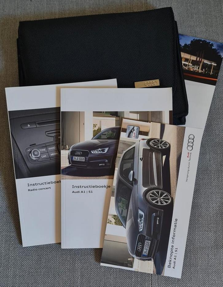 Audi A1 Instructieboekjes + Map ZGAN!!, Auto diversen, Handleidingen en Instructieboekjes, Ophalen of Verzenden