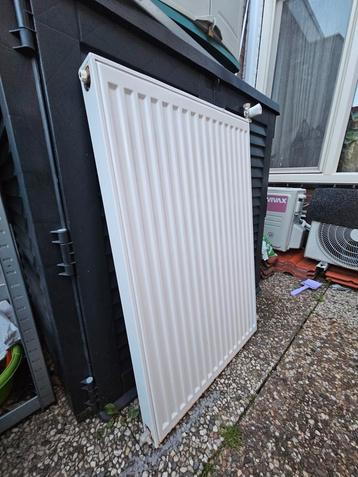 Radiator 60x90cm compleet met beugel ZO GOED ALS NIEUW! beschikbaar voor biedingen