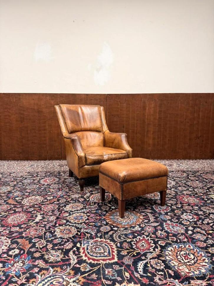 Set Klassiek Engelse Schaap Lederen Fauteuil + Hocker, Antiek en Kunst, Antiek | Kantoor en Zakelijk, Ophalen of Verzenden