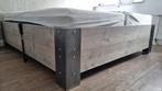 Bed steigerhout 180x200 met stalen hoeken, Huis en Inrichting, Slaapkamer | Bedden, 180 cm, Gebruikt, Ophalen of Verzenden, Steigerhout