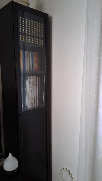 Ikea billy boeken/vitrinekast zwart eikenpatroon