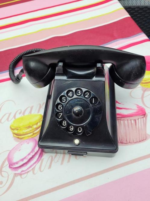 Bakelieten telefoon P.T.T., Telecommunicatie, Vaste telefoons | Niet Draadloos, Gebruikt, Bakeliet, Met draaischijf, Verzenden