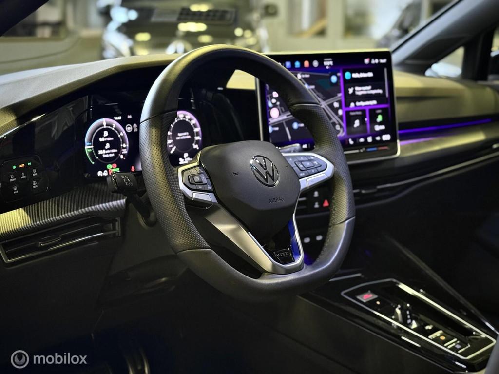Volkswagen Golf 8.5 1.5 eHybrid GTE 272pk |Pano|HUD|ACC|IQ, Auto's, Zwart, 4 cilinders, Zwart, Skiluik