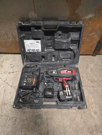 Max RB398 accu vlechtmachine  beschikbaar voor biedingen