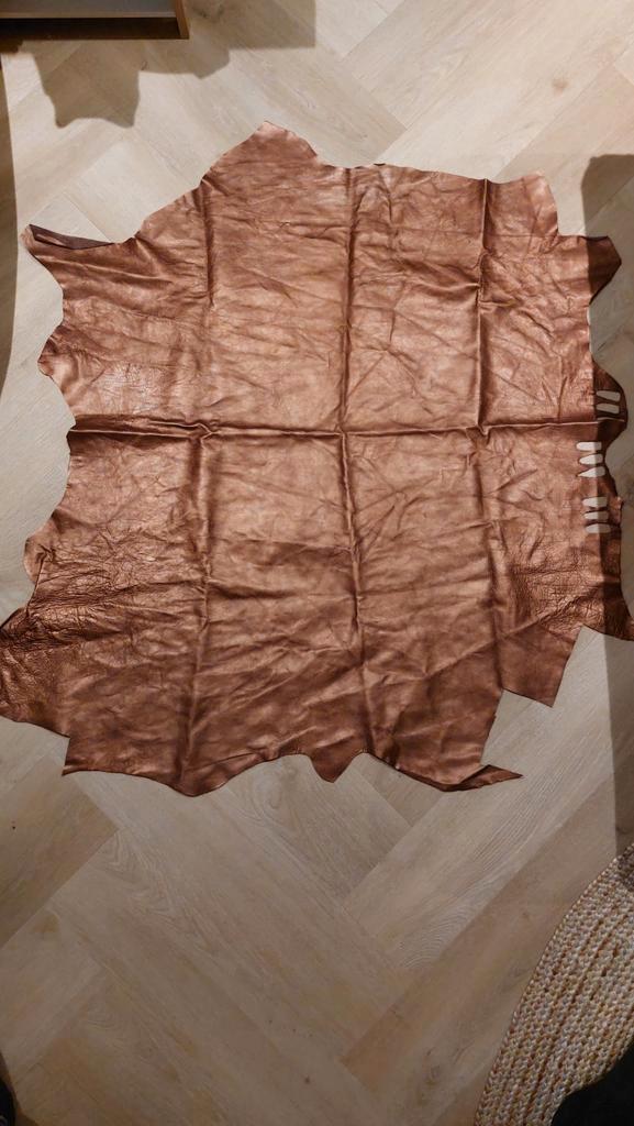 Grote stukken echt leer - Diverse kleuren, Hobby en Vrije tijd, Stoffen en Lappen, Zo goed als nieuw, Leer of Kunstleer, 30 tot 120 cm