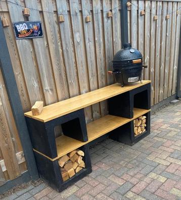 Buitenkeuken met u elementen beschikbaar voor biedingen
