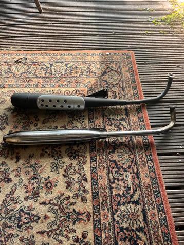 2 Tomos Uitlaten - Goede Staat beschikbaar voor biedingen