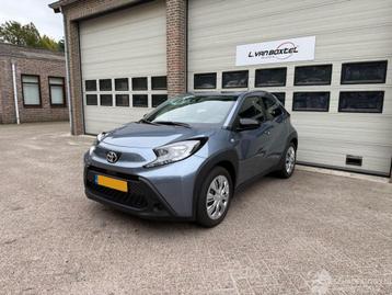 Toyota Aygo X 1.0 VVT-i MT Play Cruise Navi 7826 Km NAP ! beschikbaar voor biedingen
