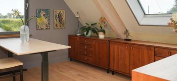 Dressoir kast midcentury vintage teakhout beschikbaar voor biedingen