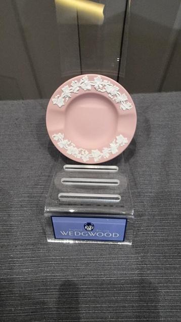 wedgwood moonstone rose asbak beschikbaar voor biedingen