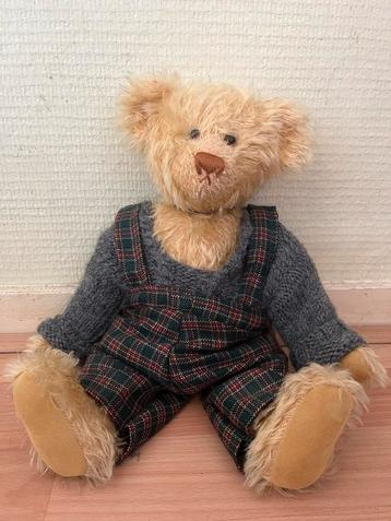 Handgemaakt Teddybeer met Kleding beschikbaar voor biedingen