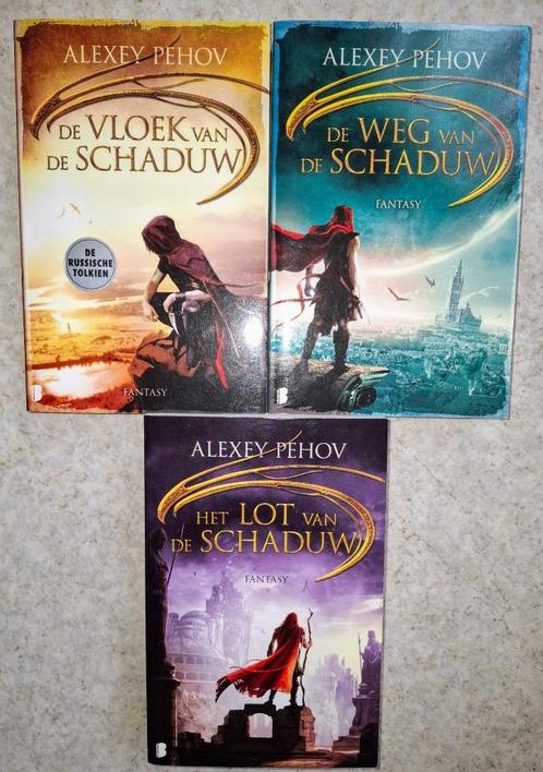 Kronieken van Siala, Epische Fantasy van Alexey Pehov ZGAN, Boeken, Fantasy, Zo goed als nieuw, Ophalen