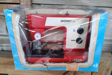 Leuke oude speelgoed naaimachine PIKO beschikbaar voor biedingen