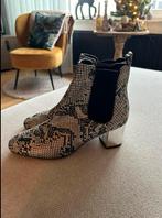 River Island mooie snake laarsjes mt 40,5 ZGAN, River Island, Ophalen of Verzenden, Zo goed als nieuw, Lage of Enkellaarzen