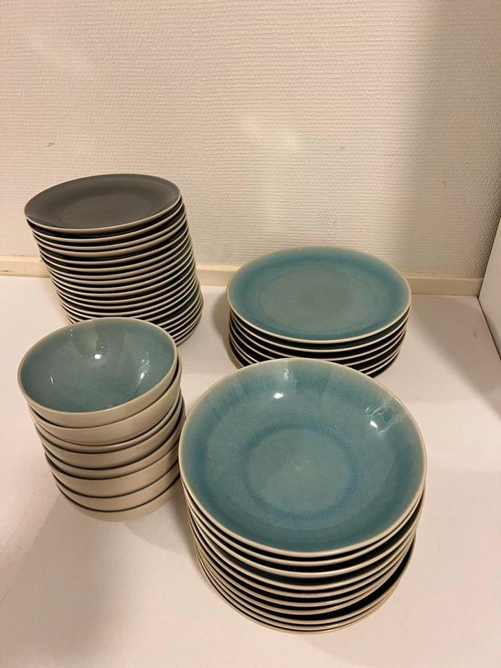 Vagos Servies - Borden en Kommen, Huis en Inrichting, Keuken | Servies, Zo goed als nieuw, Compleet servies, Effen, Aardewerk