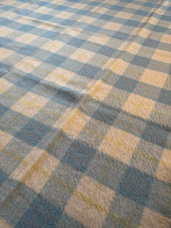 2 grote (220x170) wollen dekens AaBe - terras/buiten/binnen, Huis en Inrichting, Woonaccessoires | Plaids en Woondekens, Ophalen of Verzenden