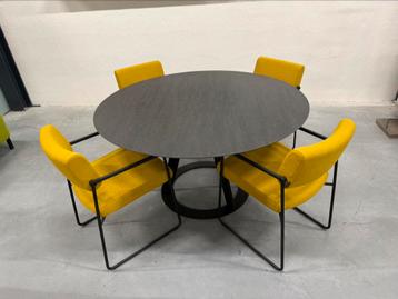 Showmodel Harvink Fier Eetkamertafel Keramiek Rond Tafel 140 beschikbaar voor biedingen