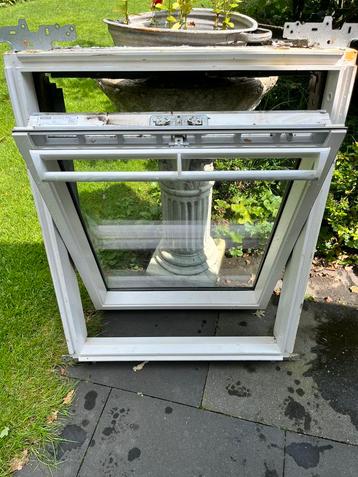 Velux dakraam 3 stuks  beschikbaar voor biedingen