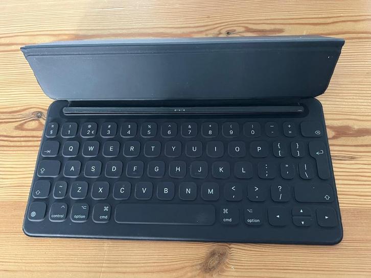 Smart Keyboard iPad, Computers en Software, Tablet-hoezen, Gebruikt, Bescherming voorkant, 10 inch, Ophalen of Verzenden