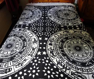 Grote katoenen doek zwart wit sterrenbeelden +/- 190 x 215 beschikbaar voor biedingen