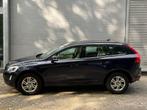 Volvo XC60 2.0 D3 FWD R-Design l Climate l Navi l Distr VV l, Auto's, Volvo, Voorwielaandrijving, Blauw, Leder, Bedrijf