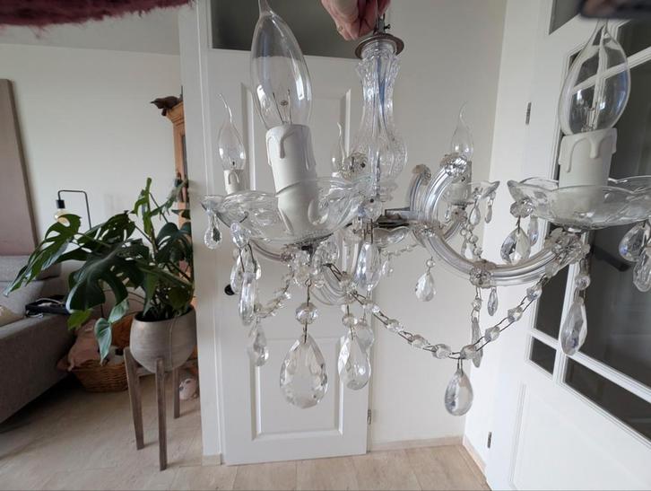 Elegante 5-armige glazen kroonluchter met pegels, Huis en Inrichting, Lampen | Kroonluchters, Gebruikt, Glas, Ophalen of Verzenden