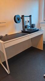 Wit bureau Micke van ikea met 2 lades en kabelgoot, Ophalen, Zo goed als nieuw, Bureau