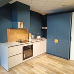 Showroomkeuken kiezelgrijs met Diepblauw, Ophalen, Schueller, Hoekkeuken, Nieuw