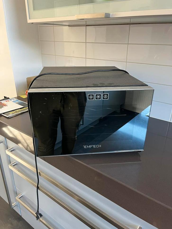 TEMPTECH Wijnkoelkast 8 Flessen - Onbekende Staat, Witgoed en Apparatuur, Koelkasten en IJskasten, Gebruikt, Zonder vriesvak, Minder dan 75 liter