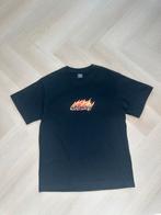 Stüssy Flame Logo T-shirt | Maat S | Zwart, Kleding | Heren, T-shirts, Zwart, Stussy, Ophalen of Verzenden, Zo goed als nieuw