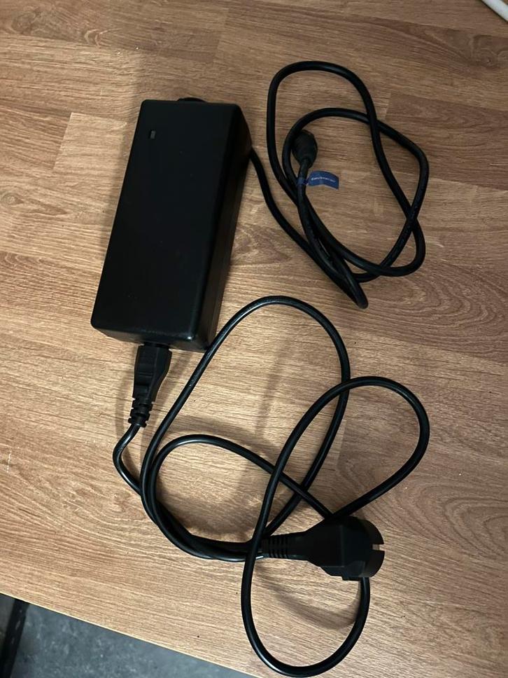 Sparta/Batavus Emotion oplader, Fietsen en Brommers, Fietsaccessoires | Fietsaccu's, Zo goed als nieuw, Ophalen of Verzenden