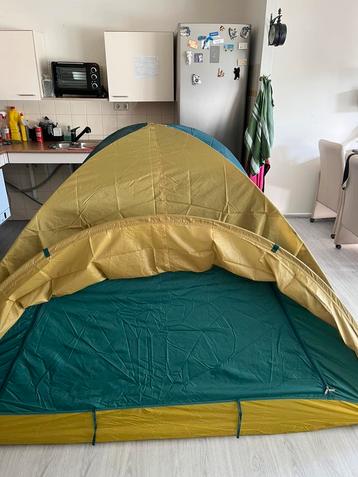 Twee persoons koepel tent  beschikbaar voor biedingen