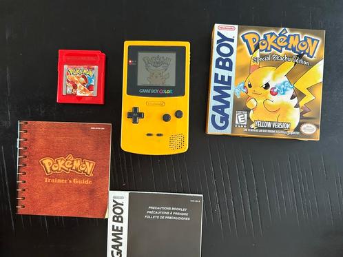 Game Boy color met Pokemon Red en Yellow, Spelcomputers en Games, Games | Nintendo Game Boy, Zo goed als nieuw, Role Playing Game (Rpg)