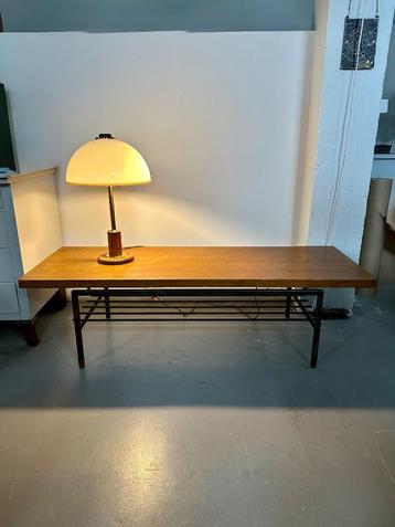 Deens design salontafel jaren 60, vintage coffee table beschikbaar voor biedingen