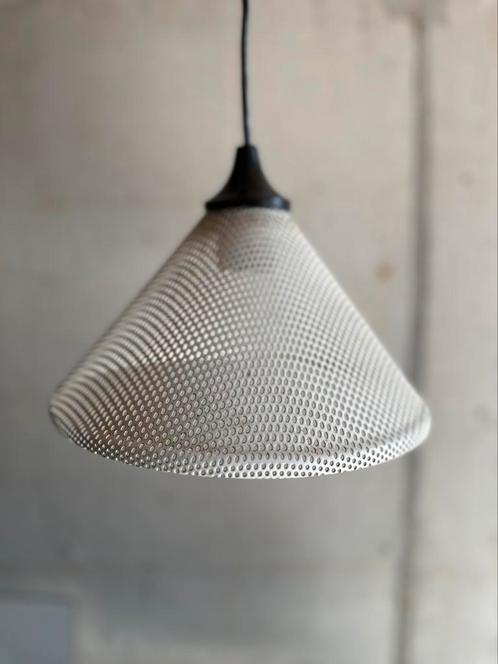 Vintage industriële hanglamp met metalen kap – retro design, Huis en Inrichting, Lampen | Hanglampen, Zo goed als nieuw, Minder dan 50 cm