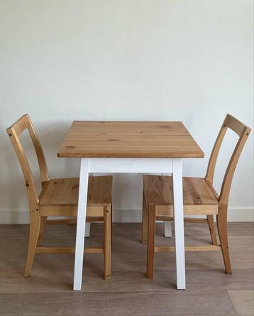 PINNTORP table + 2 chairs (IKEA) beschikbaar voor biedingen