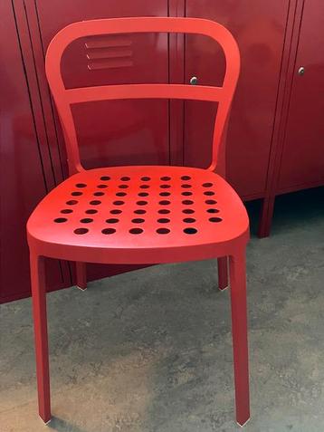 Rode stoel (Reidar van Ikea) indoor/outdoor beschikbaar voor biedingen