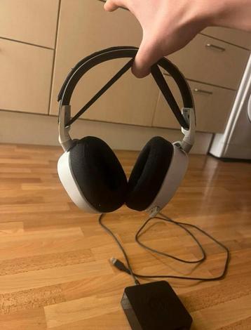 Artics Pro Wireless over ear Headphones beschikbaar voor biedingen