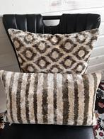 Nieuw 2 x velours kussen van Hoii in kleur Olijf, Verzenden, Nieuw, Beige, Rechthoekig