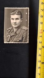 WO2 Duits - Originele Pasfoto WH Gebirgsjäger Rgt. 20 1942, Ophalen of Verzenden, Landmacht, Duitsland, Foto of Poster