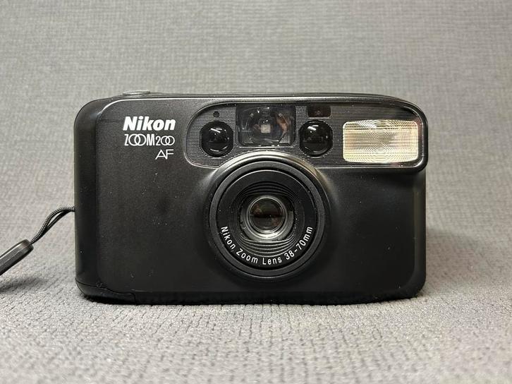 Nikon Zoom AF 200 met 38-70mm lens, Audio, Tv en Foto, Fotocamera's Analoog, Gebruikt, Compact, Nikon, Verzenden