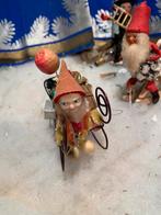 Vintage pinecome dennenappel Kerstkabouter met Sleetje, Diversen, Kerst, Gebruikt, T, Ophalen of Verzenden, N