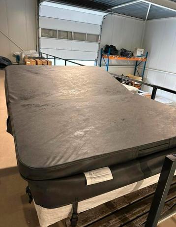 Spa jacuzzi cover deksel afdekking 160 x 215 cm beschikbaar voor biedingen