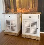 Set nachtkastjes Shabby chic met louvre deurtjes wit/hout, Ophalen of Verzenden, Gebruikt, Minder dan 45 cm