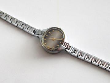 Vintage mechanisch dames horloge van de 70 jaren. beschikbaar voor biedingen