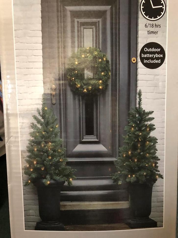 Kerstkrans met kerstboompjes Black box Norton, Diversen, Kerst, Zo goed als nieuw, Ophalen